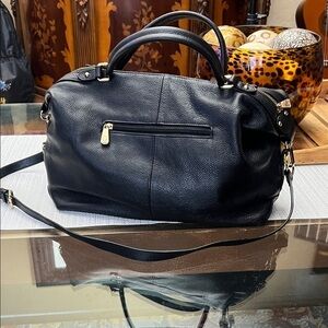 ORA DELPHINE Black 109% Leather Handbag with Gold Accents